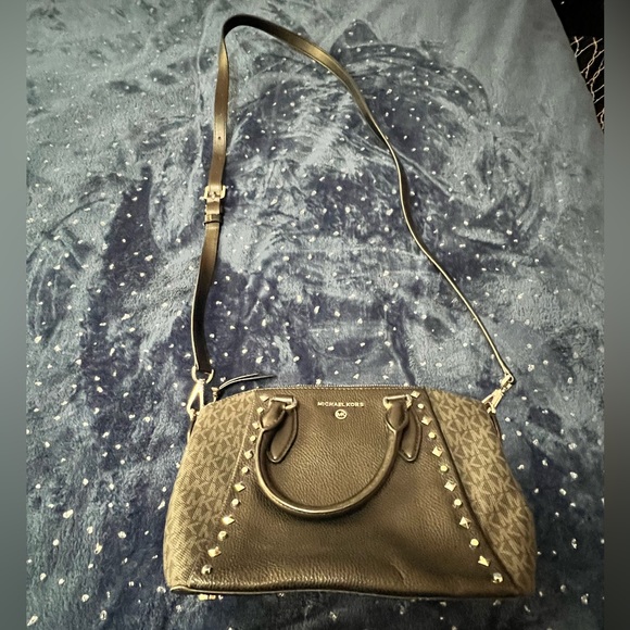 Michael Kors medium studded satchel - Picture 5 of 9